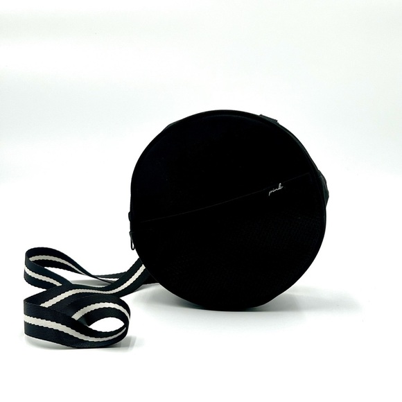 Victoria’s Secret PINK Round 2 in 1 Black Crossbody Fanny Pack Travel Vacay Bag - Picture 5 of 7